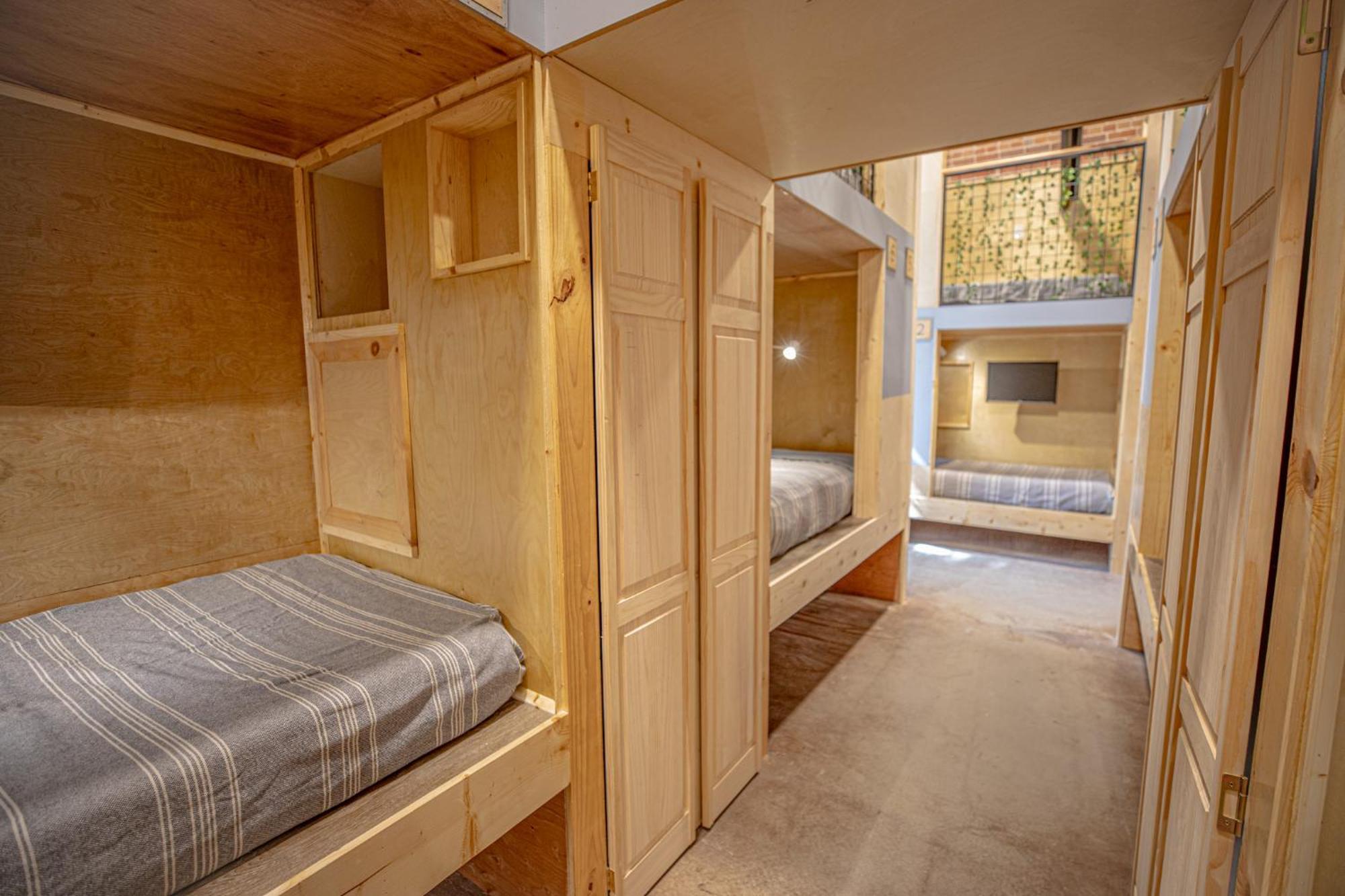 Social Stays - Santa Barbara'S First Hostel On State Street Zewnętrze zdjęcie